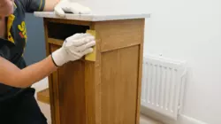 Benodigdheden voor het schilderen van meubels